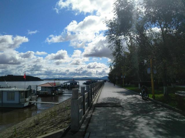 沿江公園
