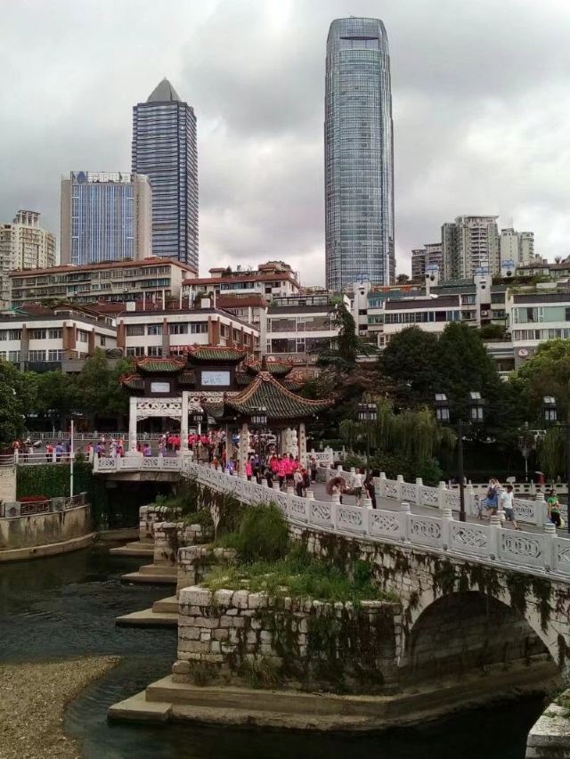 甲秀广场旅行图片 3
