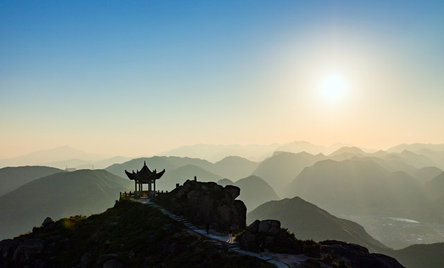 红石峡丹霞地貌 ，峡谷景观——记云台山