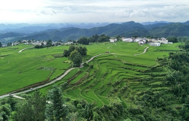 贵州云顶草原民族风情园