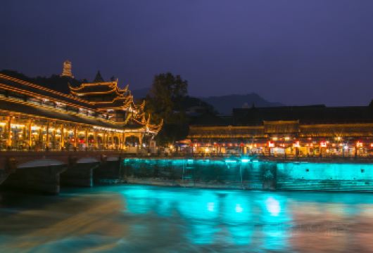 都江堰景区+钟书阁+仰天窝广场+灌县古城【2-8人小车团】【观千年古迹-都江堰水利工程】