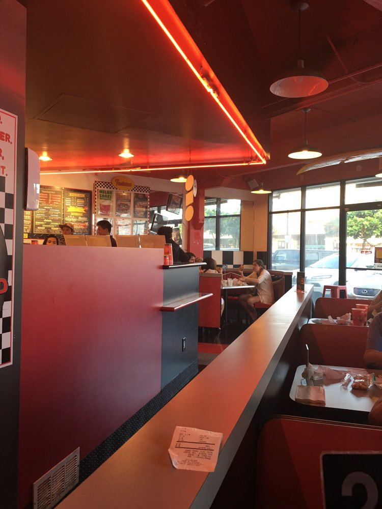 Teddy's Bigger Burger