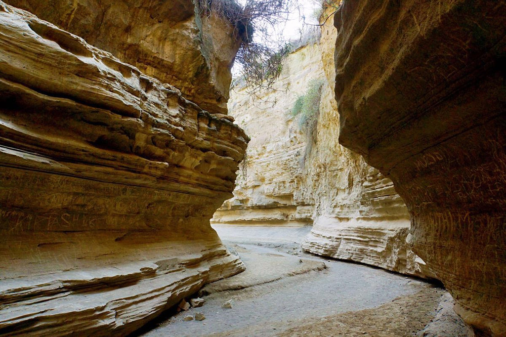奇特的水蚀地貌公园,电影《古墓丽影》曾在这里取景.