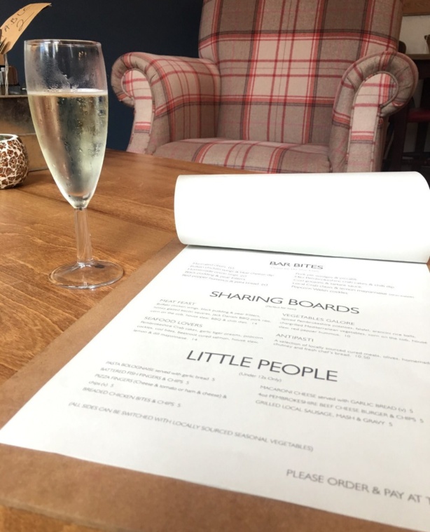 The Cove Bar & Lounge餐厅图片