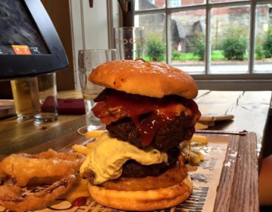 The Dirty Bottles Taproom, Smokehouse & Inn