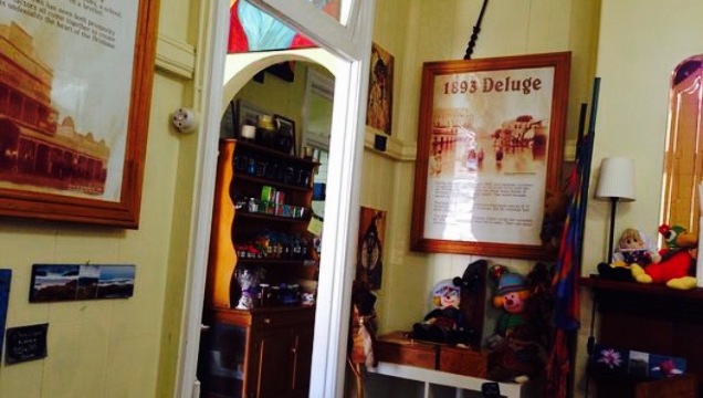 Nash Gallery & Cafe & Take Away