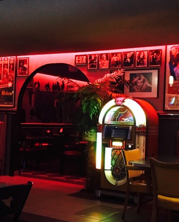 Hollywood Restaurant餐厅图片