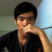 幸福的牵着蜗牛散步