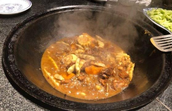 众翔老关东铁锅炖(红霞街总店)