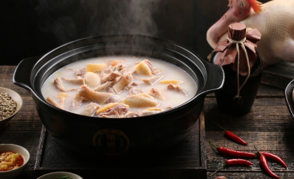 顺德公猪肚鸡·煲仔饭(车公庙总店)