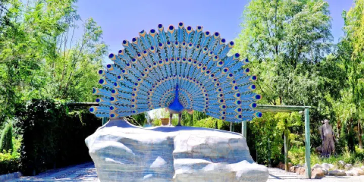 鴻翔孔雀苑景區