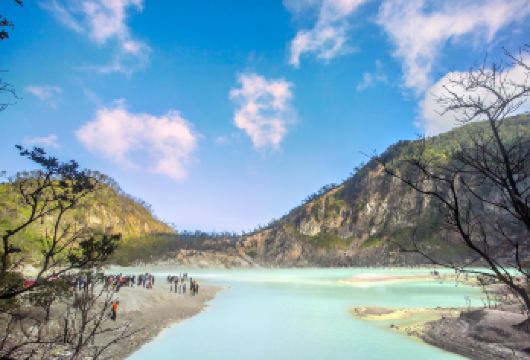 印度尼西亚万隆：卡瓦普定火山湖+覆舟火山一日游【 包车】【经典日游-中文服务-专车接送-私家定制-行程自由】