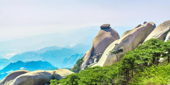 天柱山風景區-飛來峯