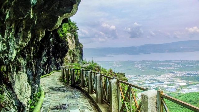 玉带云游路