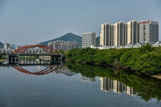 安徽小城街拍：山水与城市的一体化，打造理想的“宁静之国”