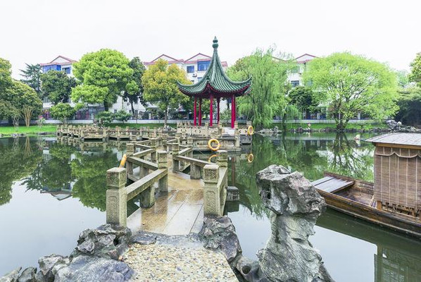 在春光未老之前,赴姑苏,约一场江南烟雨