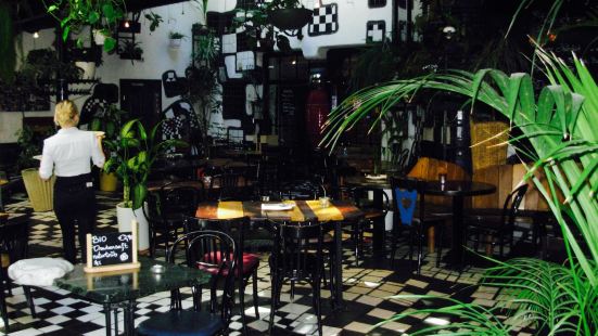 Kunst Haus Wien Museum Hundertwasser Travel Guidebook Must