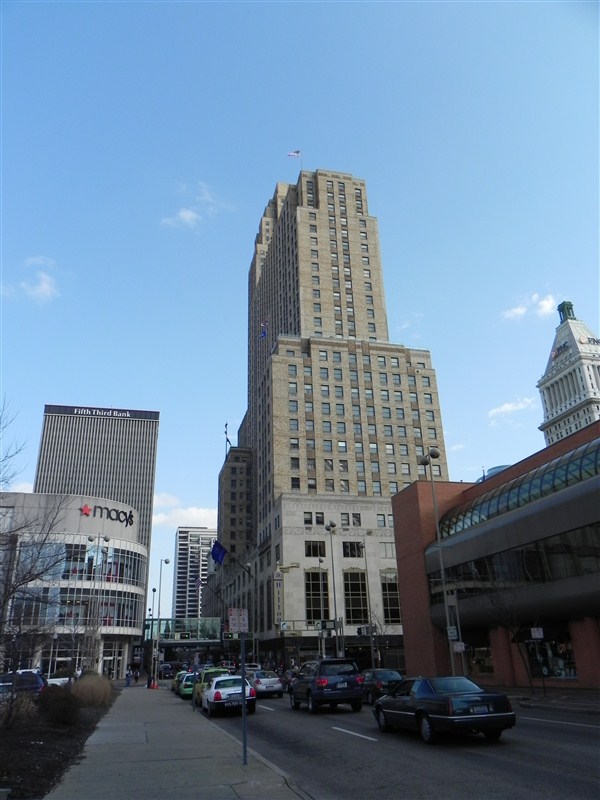 Cincinnati可去的地方也不算多，第一个要看的自然是它的金融区，这里汇聚了很多的银行和金融机构