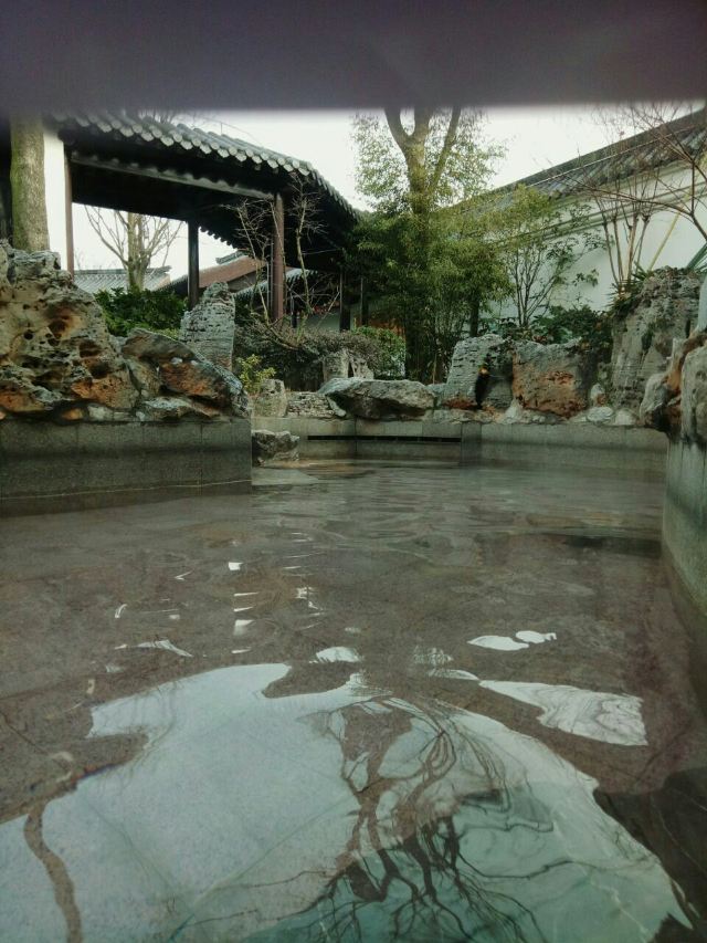 푸루둥하이(복여동해) 온천