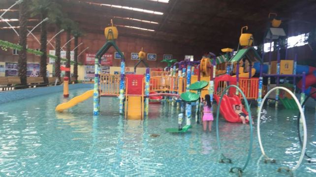 月儿湾水上乐园