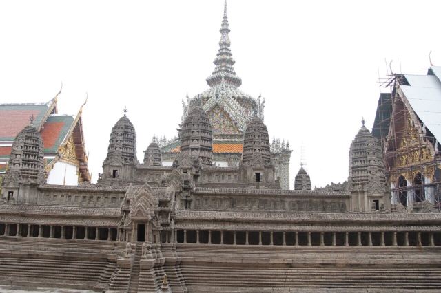 Mini Angkor Wat