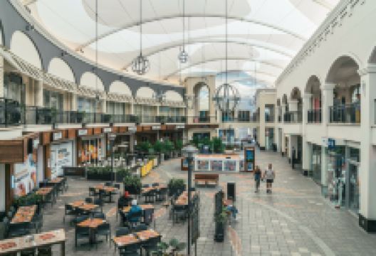 Chevron Renaissance Shopping Centre购物图片