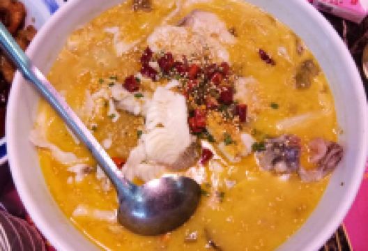 新辣宴·湖南酸菜肥肠(民治店)美食图片