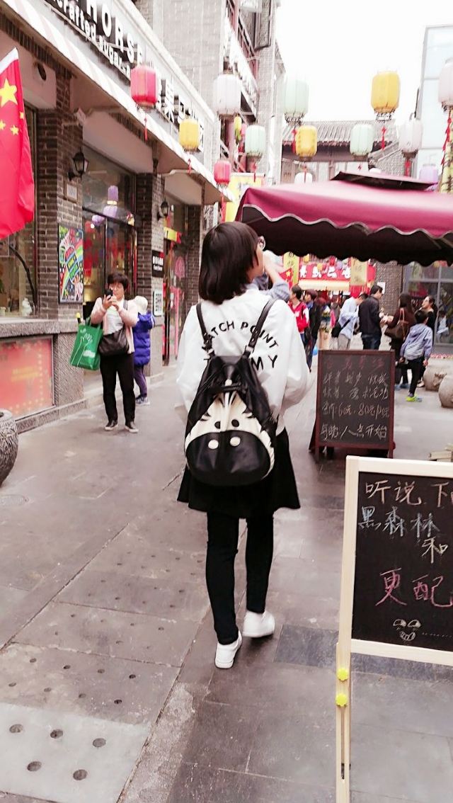Kuan Hou Li