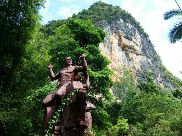 Zuojiang Huashan Rock Art