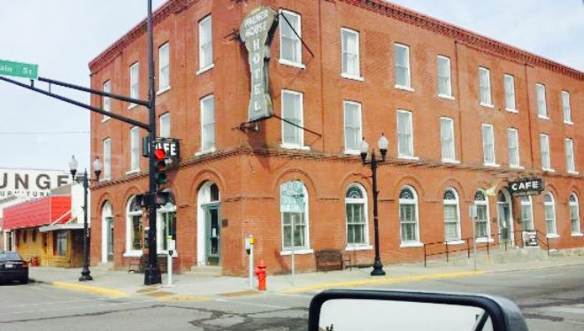 Palmer House Hotel and Restaurant