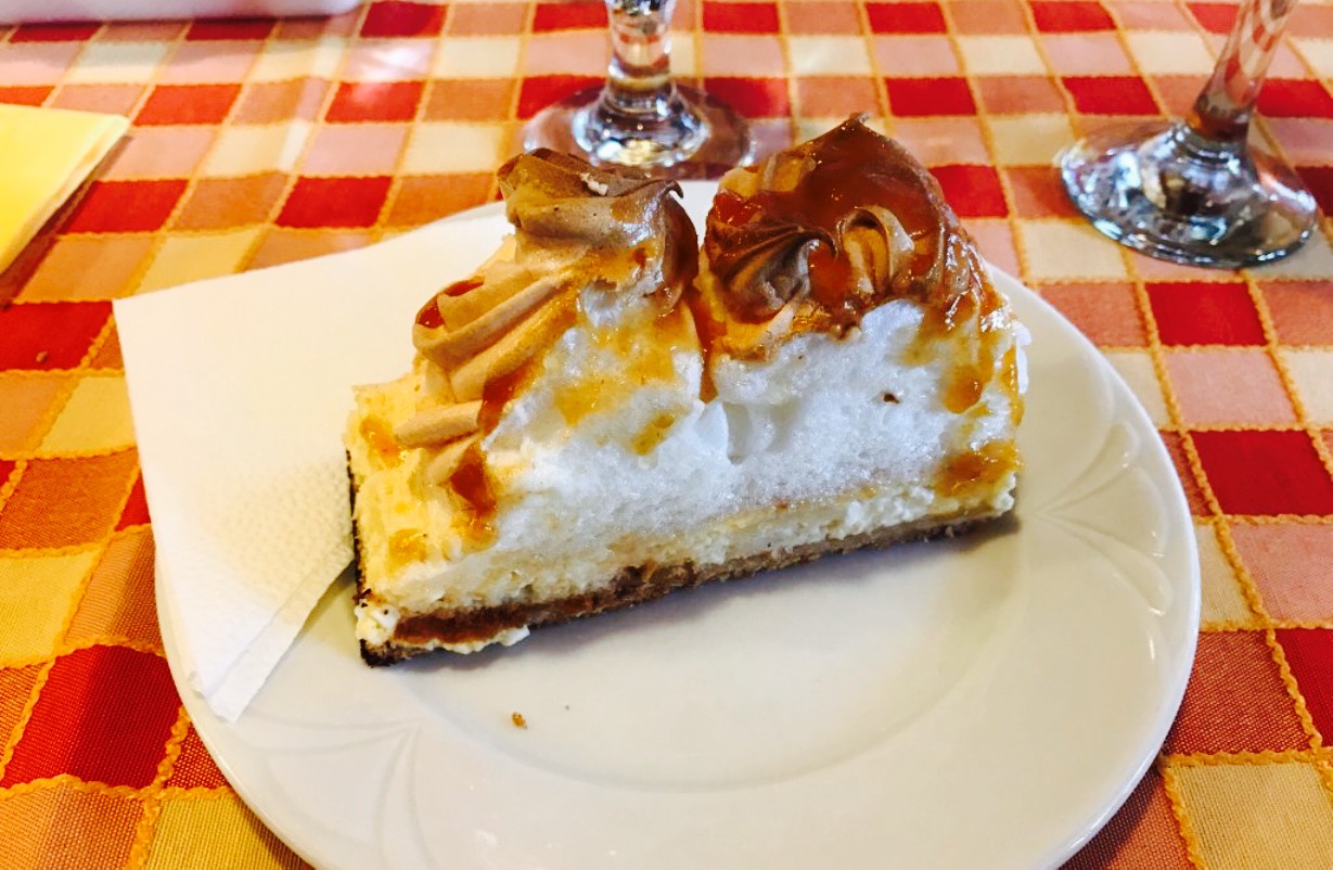 Fek Restaurant and Sweet shop餐厅图片