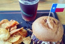 Woodshed Smokehouse Restaurant美食图片