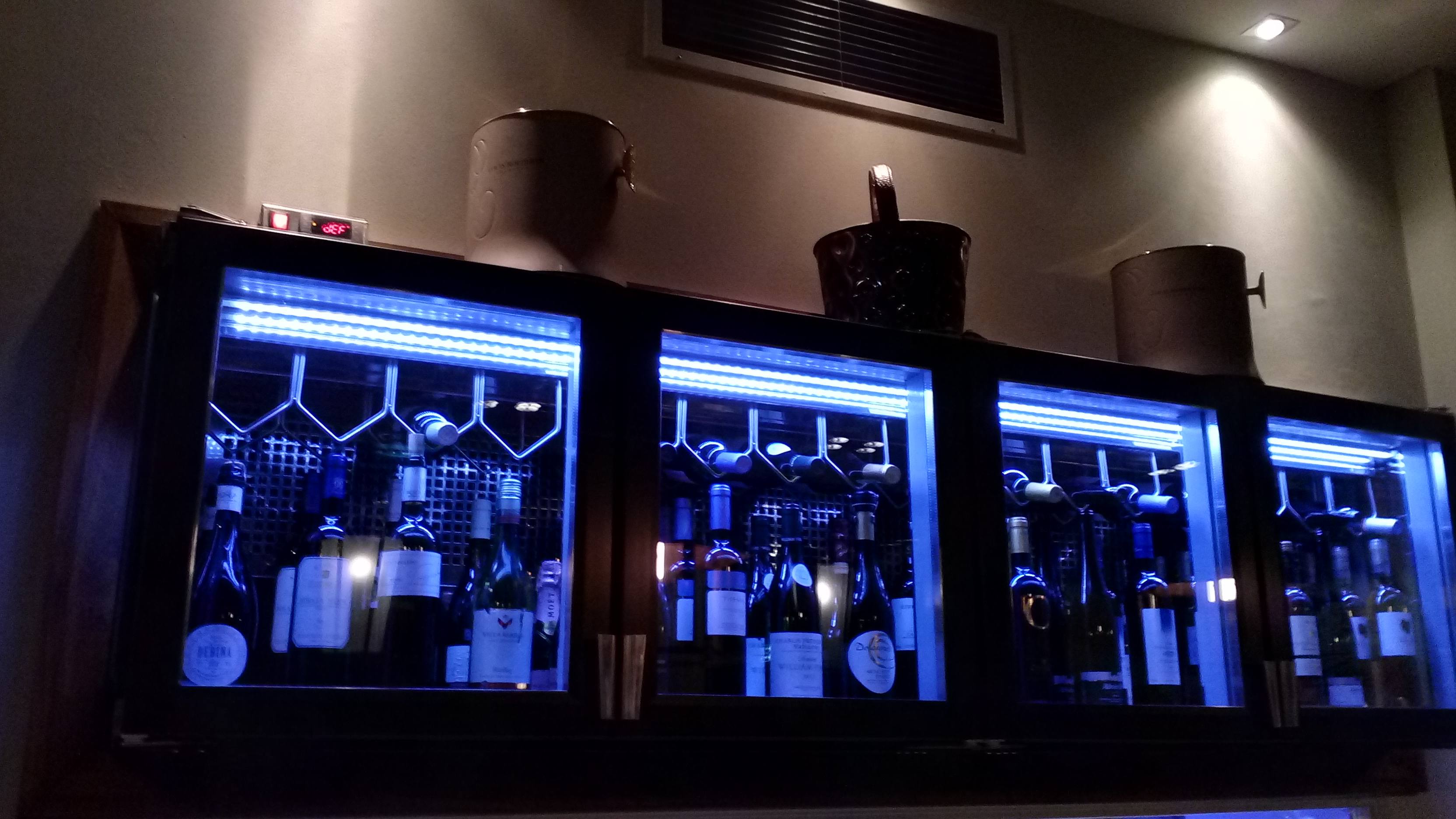 Tomo's Open Kitchen Bar餐厅图片