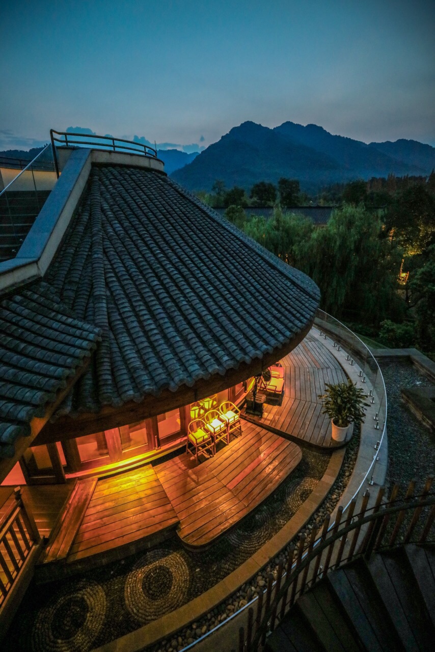 全球只有九家的六善酒店，国内的首家竟然设在了都江堰旁青城山下
