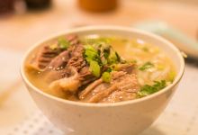 九记牛腩美食图片
