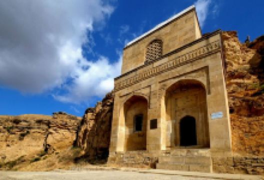 Diri Baba Mausoleum景点图片