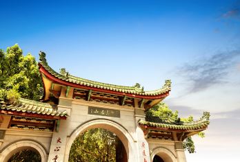 厦门鼓浪屿+南普陀寺+山海健康步道+最美转角一日游赠福袋地图【来到千年古刹南普陀，聆听的寺院钟声，看袅袅香火飘荡，山峰耸立，庇佑每位信徒，拜拜祈愿】