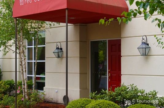 Elizabeth Arden Red Door Spa Travel Guidebook Must Visit