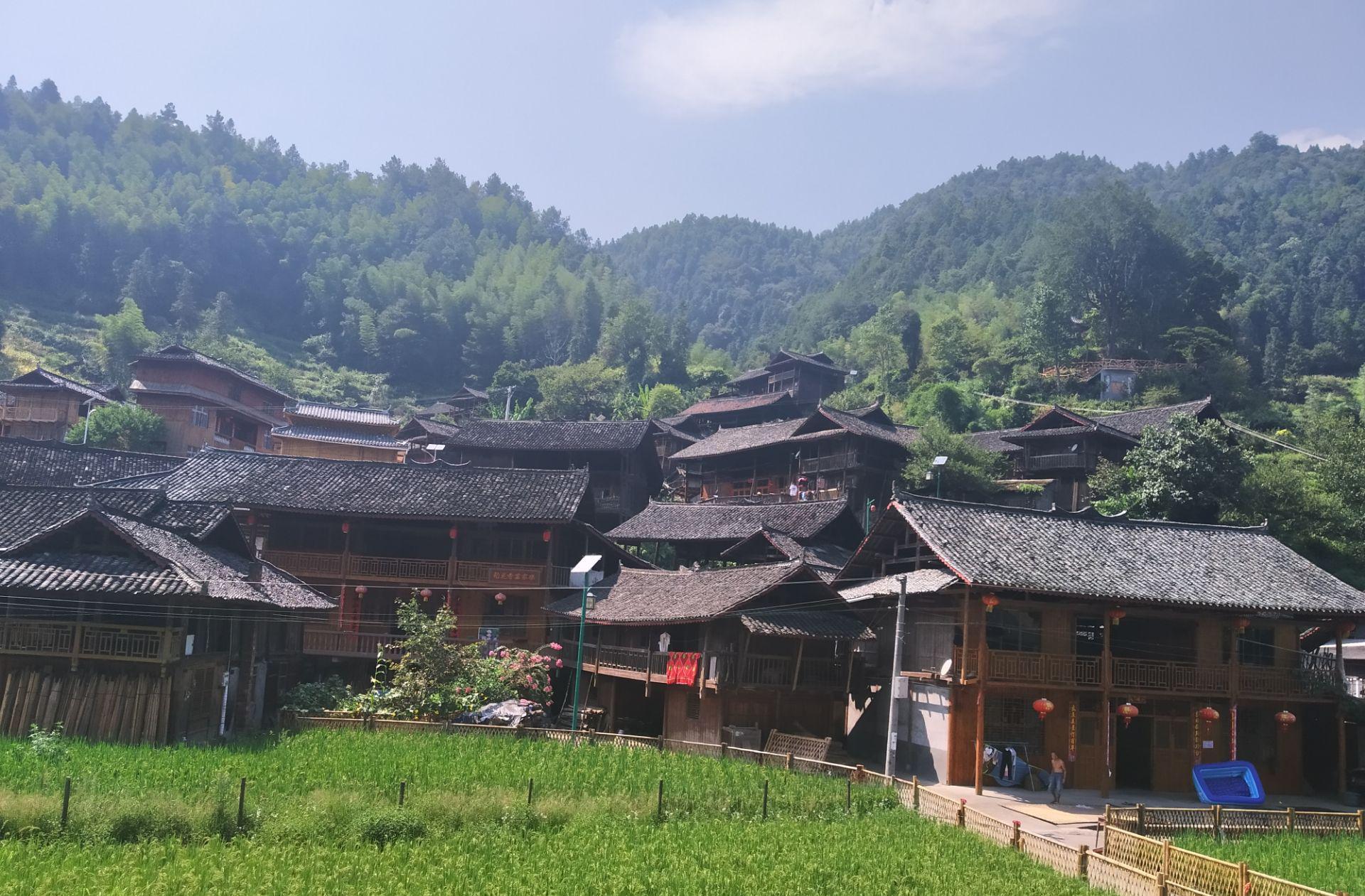 湖乡苗家乐餐厅图片