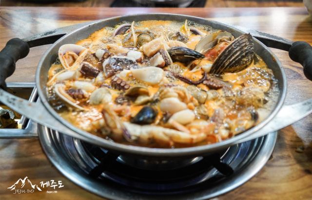 Sanxing acupoint seafood pot