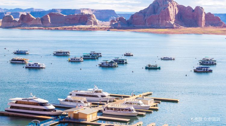 5-Day South and East Rim Grand Canyon Tour from LV with Airport Pickup: Horseshoe Bend, Antelope Canyon and Lake Powell with 1 Optional Tour · Stay at Five Star Hotel