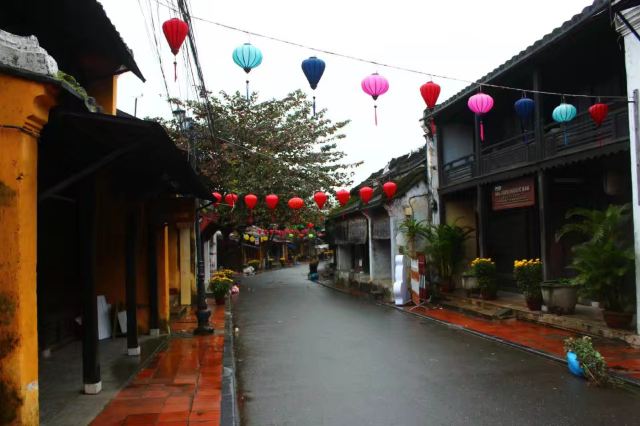 Thu Bon River