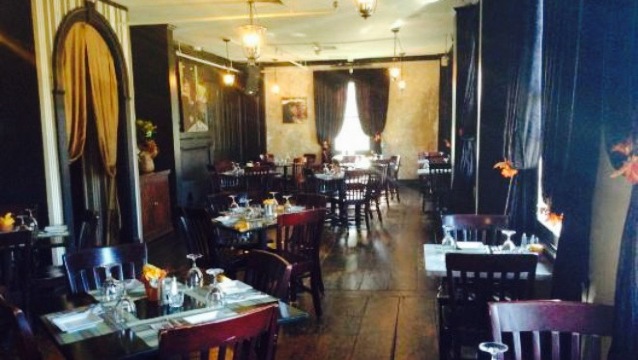 Lucky Lou's Bar and Grill餐厅图片