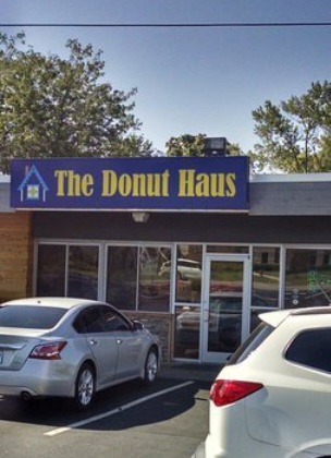 Donut Haus Bakery-Custom Cakes餐厅图片