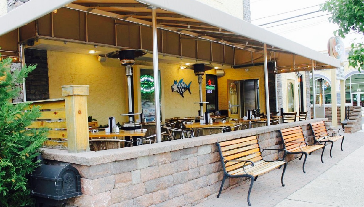 Dogtooth Bar & Grill餐厅图片