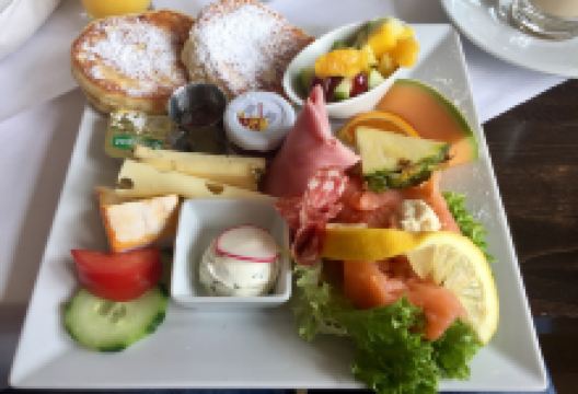 Einstein Restaurant Cafe Bar美食图片