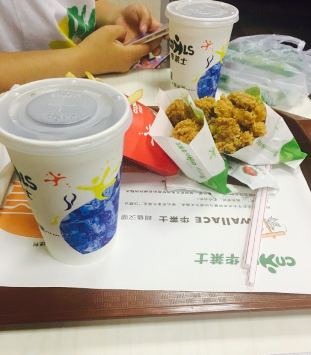 华莱士·全鸡汉堡(筠连店)