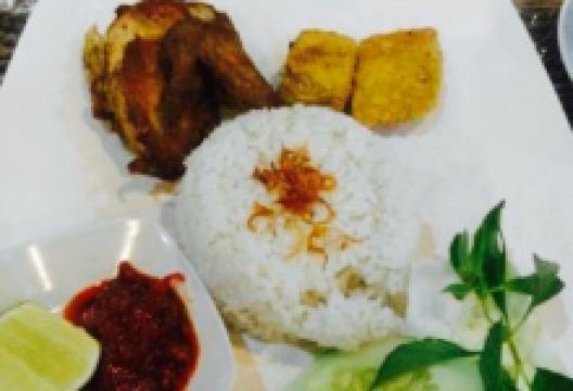 Rumah Makan Ria Khas Ibu Ruth美食图片