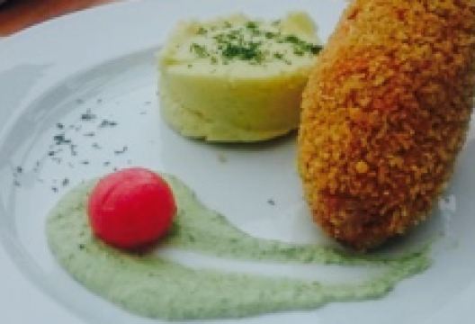 Restaurant Lounge Karaoke Aura美食图片