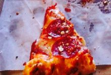 Straw Hat Pizza美食图片